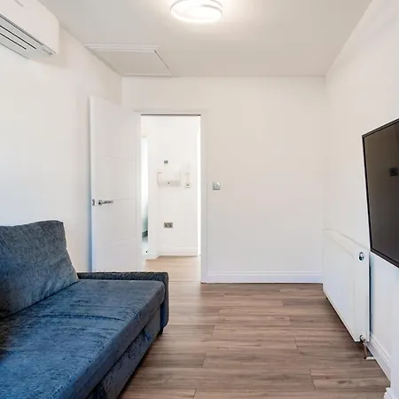 London Paddington Station Apartments Exterior photo